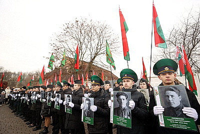 "Эстафете Победы" вдоль внешних границ СНГ дали старт в Брестской крепости