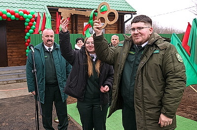 "Новый год встретим в новом доме". Молодые специалисты Буда-Кошелевского лесхоза получили арендное жилье