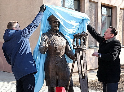 В Витебске открыли скульптуру "Землеустроитель"