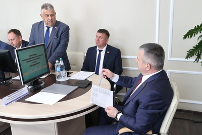 Сети коммуникаций в жилом секторе, благоустройство. Крупко провел прием граждан в Брагине