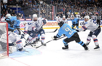 Хоккеисты "Динамо" прервали победную серию в матче против "Лады"
