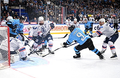 Хоккеисты "Динамо" прервали победную серию в матче против "Лады"