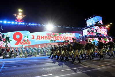 Генеральная репетиция военного парада прошла у стелы "Минск - город-герой"