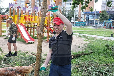 На благо города и людей: около 20 тыс. человек вышли на уборку последствий непогоды в Могилеве