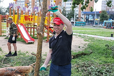 На благо города и людей: около 20 тыс. человек вышли на уборку последствий непогоды в Могилеве