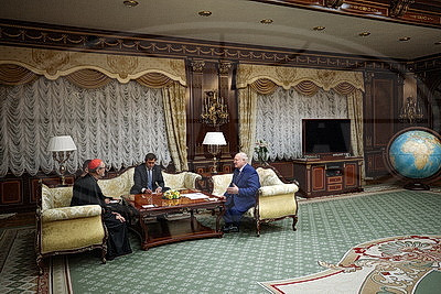 Лукашенко и спецпосланник Папы Римского Гуджеротти подтвердили важность диалога для взаимопонимания в мире