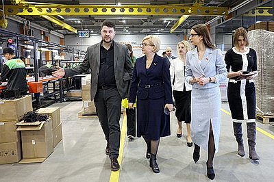 Лазаревич ознакомилась с производством вычислительной техники