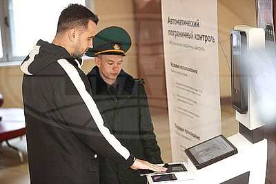 Быстро и удобно. В пункте пропуска "Брест" апробируют автоматический комплекс погранконтроля