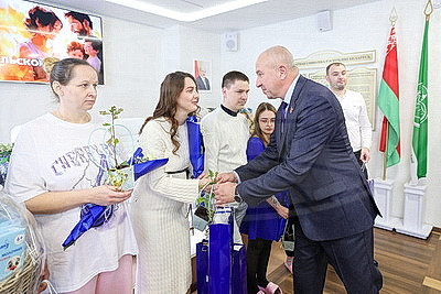В Гродно поздравили молодые семьи с пополнением