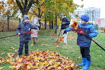 Чтобы улицы города стали чище: жители Минска и Могилева приняли участие в субботнике