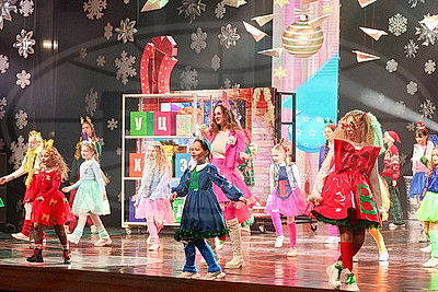 Главная новогодняя елка Могилевской области собрала самых талантливых детей региона