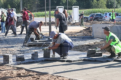 Около 300 тыс. жителей Гомельской области вышли на региональный субботник