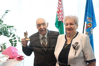 Как 55 лет назад. В последний день года пара из Минска отметила изумрудную свадьбу