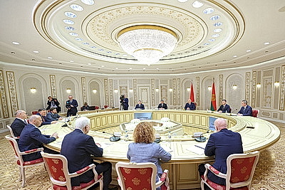 Лукашенко встретился с губернатором Калининградской области России
