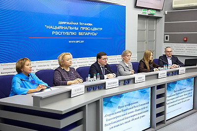 В Национальном пресс-центре обсудили проведение акций "Наши дети" и "От всей души"