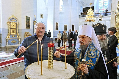 Лукашенко посетил монастырь в Жировичах