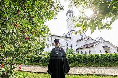 "Когда приехал в Беларусь, сразу понял, что я дома". Священник из Минска о получении гражданства