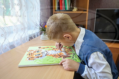 В Минске ребятам из социально-педагогического центра вручили подарки к новому учебному году