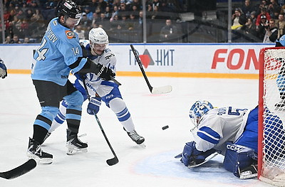 Хоккеисты "Динамо" разгромили московских одноклубников