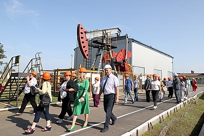Участники медиафорума посетили предприятия в Гомельской области
