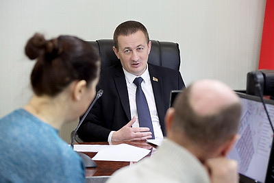 Турчин проводит прием граждан в Минском облисполкоме