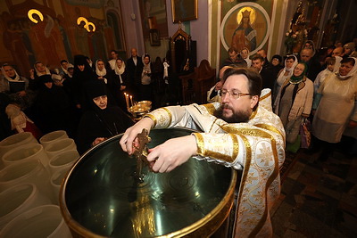Православные верующие в Гродно освятили крещенскую воду