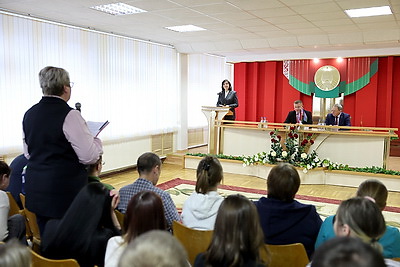Единство, будущее малых городов. Кочанова пообщалась с работниками ОАО "Инвет"