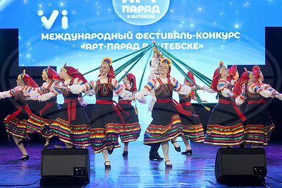 Пластика и артистизм. На "Арт-параде в Витебске" проходят конкурсные просмотры танцоров и вокалистов
