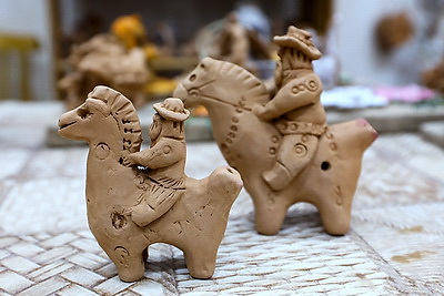 Символы 2026 года изготавливают витебские керамисты