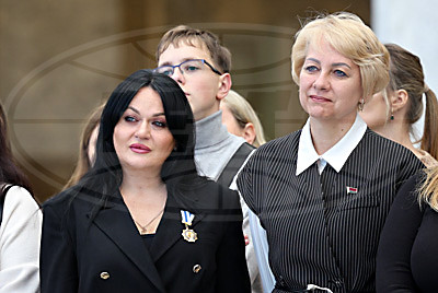 Для многодетных семей провели экскурсию во Дворце Независимости