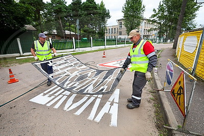 Разметка, освещение, пикап-зоны. Как в Витебской области делают безопасным маршрут в школу и домой
