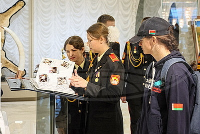 Кадеты и финалисты турнира "Вызов" побывали в залах Дворца Независимости