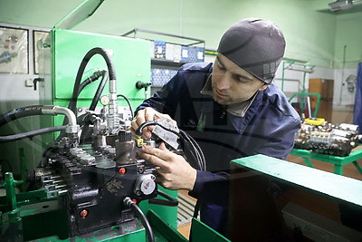 В Могилеве готовят технику к полевым работам