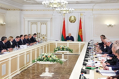 Лукашенко провел совещание о проектах прогнозных документов на 2026 год