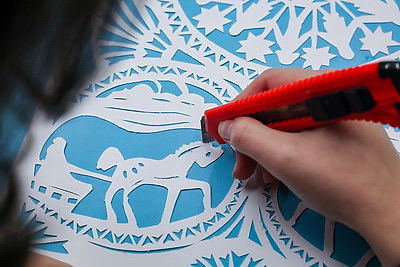 Белорусское ремесло возвращается. В Могилеве студенты колледжа осваивают вытинанку