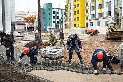 На республиканском субботнике благоустроили территорию Брестской областной клинической больницы