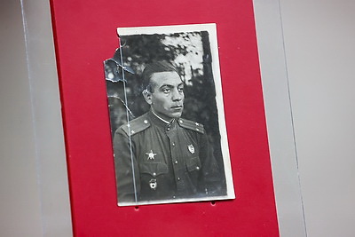 Фотопортрет с боевой отметиной. Уникальный снимок представили в Музее истории ВОВ