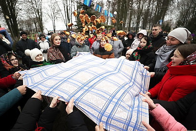 "Разам спяваць и вясну-красну гукаць". В Гродненском районе прошел праздник "Гуканне вясны"
