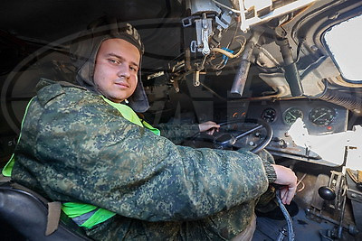 От гражданской жизни к военным навыкам. Как в Печах готовят специалистов для армии