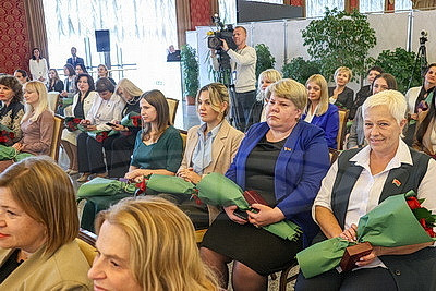 В Минске вручили госнаграды ко Дню Матери