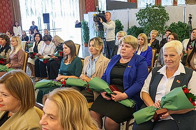В Минске вручили госнаграды ко Дню Матери