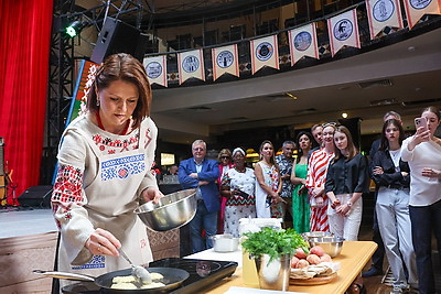 Фестиваль "Дипломатия вкуса" в Минске объединил гостей из более чем 20 стран