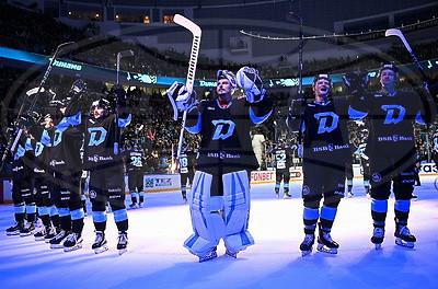 Хоккеисты минского "Динамо" отправили шесть безответных шайб в ворота "Спартака"
