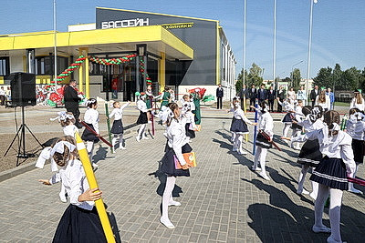 В Хойниках при гимназии открыли плавательный бассейн