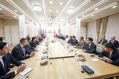 Кочанова встретилась с молодежными парламентскими делегациями стран СНГ