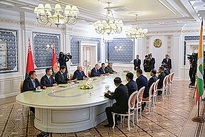 Лукашенко провел встречу с премьер-министром Мьянмы