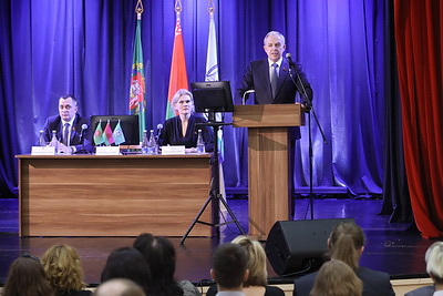 Сергеенко встретился с преподавателями и студентами Витебской академии ветеринарной медицины