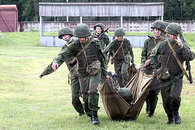 Марш-бросок, снайперская дуэль, интеллектуальный бой. Команды вузов вышли на "Прорыв" под Гомелем