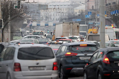 Закрытие путепровода в Минске вызвало затруднения в городском трафике