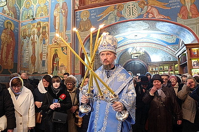 Православные верующие празднуют Благовещение Пресвятой Богородицы
